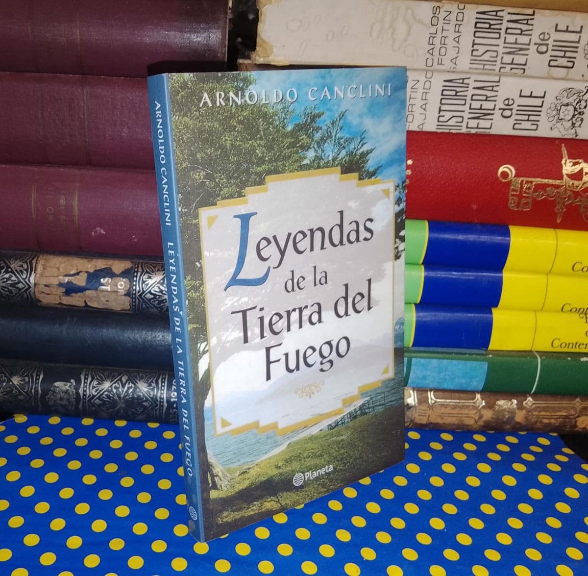 Leyendas De Tierra Del Fuego — Arnoldo Canclini, libro usado (foto 1 de 4)