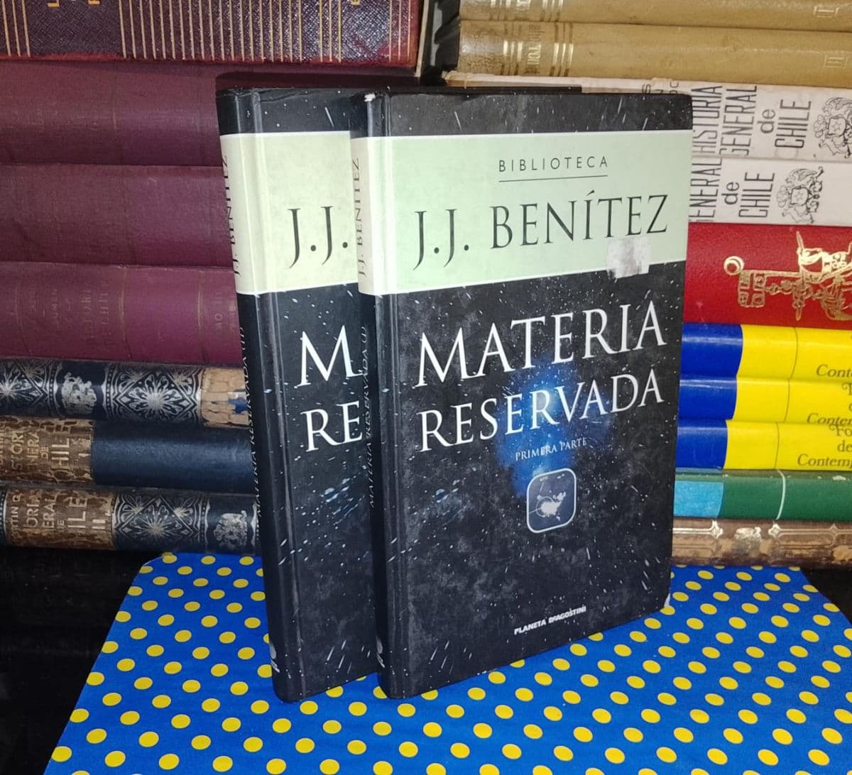 Materia Reservada - Primera y Segunda Parte — J. J. Benítez, libro usado (foto 1 de 6)