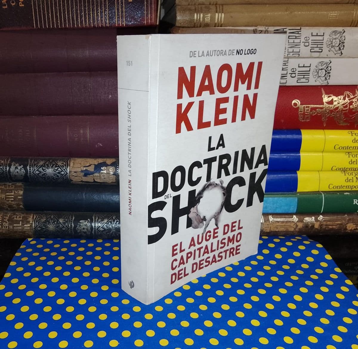 La Doctrina Del Shock — Naomi Klein, libro usado (foto 1 de 5)