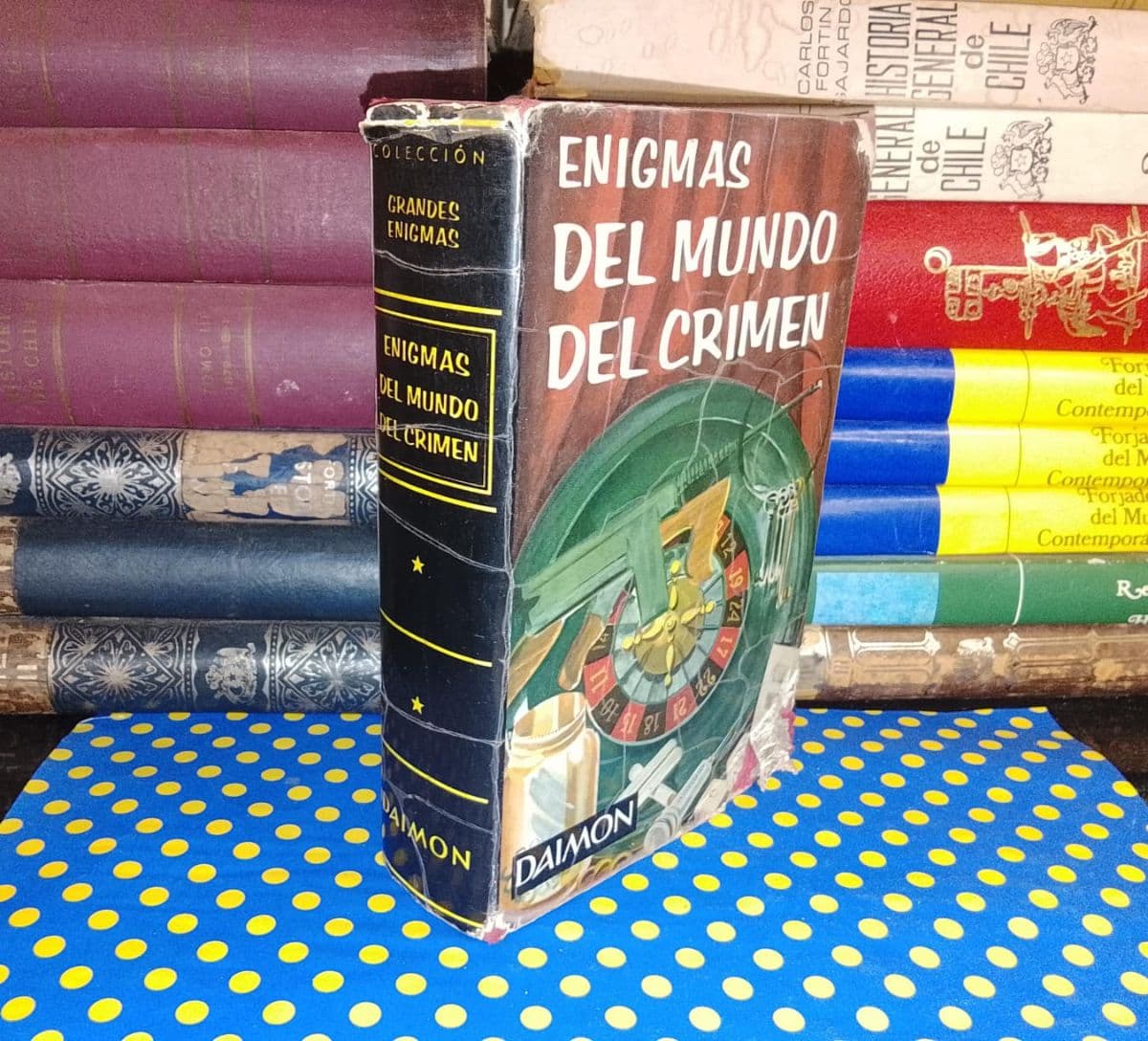 Enigmas Del Mundo del Crimen — José J. Llopis, libro usado (foto 1 de 6)