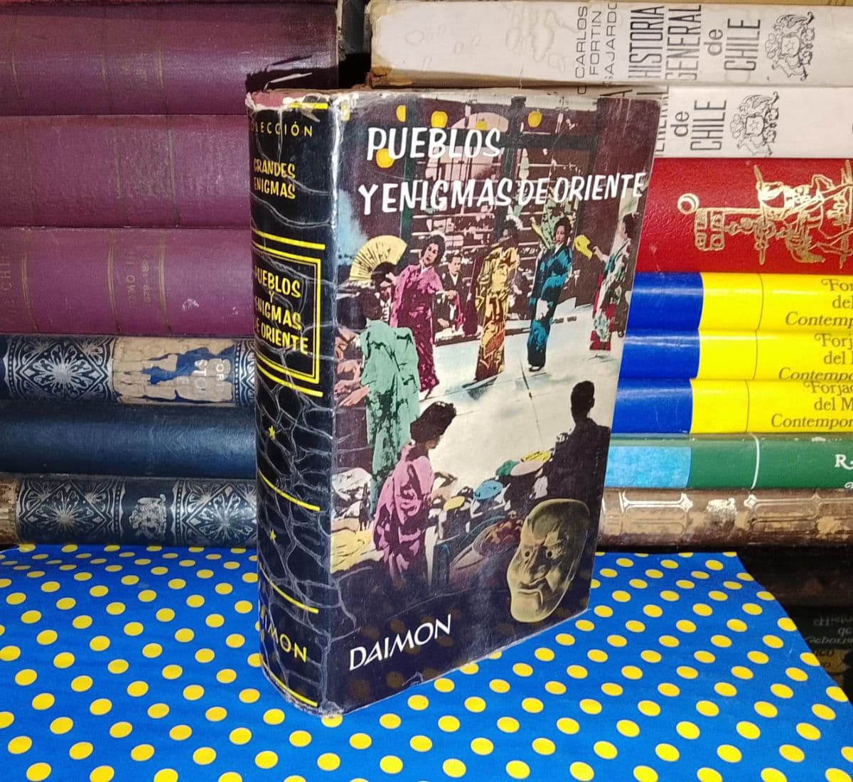 Pueblos Y Enigmas De Oriente — Herbert Kirsch, libro usado