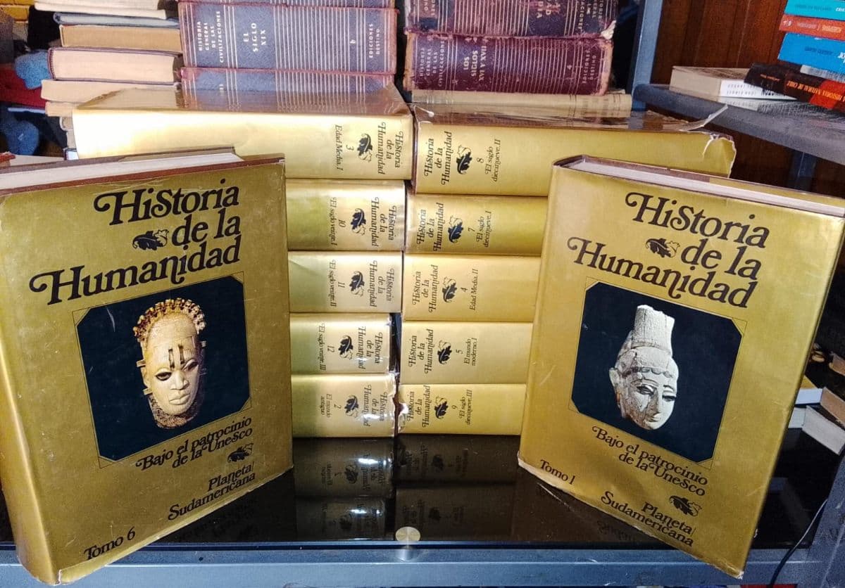 Historia De La Humanidad - 12 Tomos — Charles Morazé (Dir.), libro usado