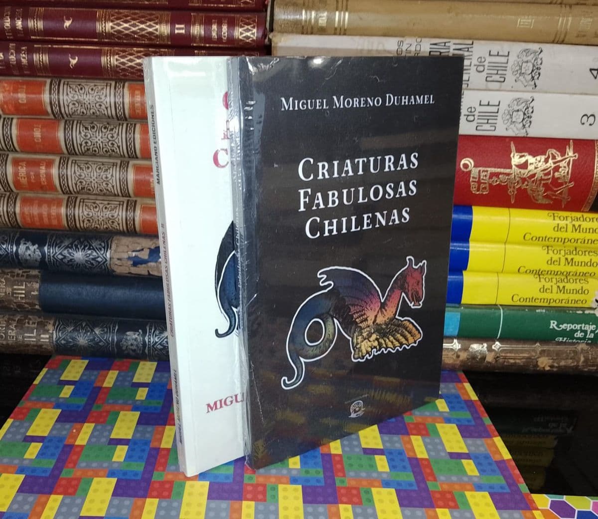 Criaturas Fabulosas Chilenas - Tomo 1 y 2 - — Miguel Moreno Duhamel, libro usado (foto 1 de 5)