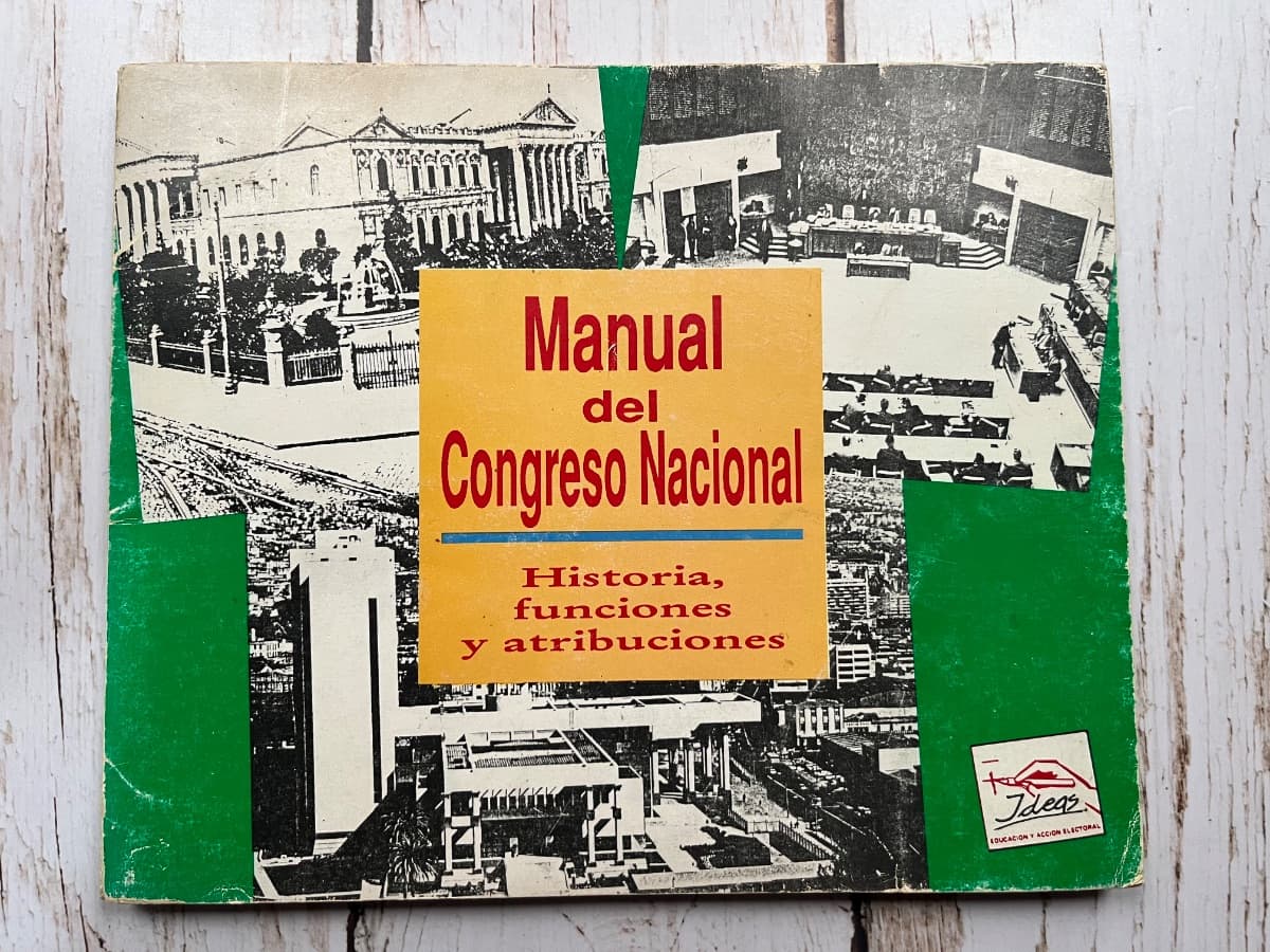 📚 MANUAL DEL CONGRESO NACIONAL / HISTORIA, FUNCIONES Y ATRIBUCIONES — Director del proyecto: Francisco Estévez Valencia, libro usado (foto 1 de 6)