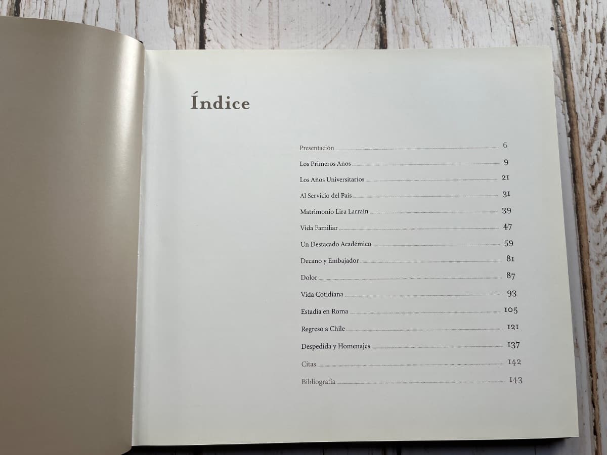 Pedro Lira Urquieta. Álbum Biográfico — F. Montes Lira, libro usado (foto 2 de 6)